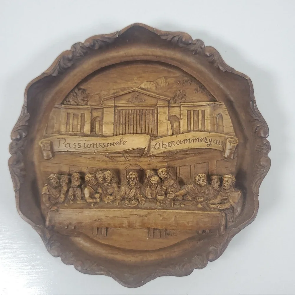 Vintage Oberammergau Passion Play 3D Wall Plaque 1980 Poly resin/wood 7 Inches